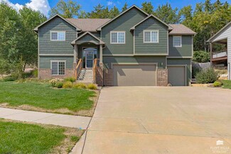 5020 Shadowridge Dr, Manhattan, KS 66503