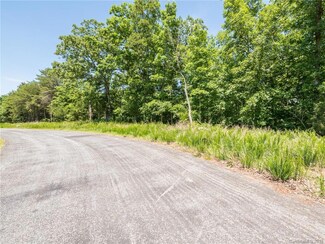 13329 Circle Dr, Charlotte, NC 28262