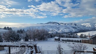 4325 W Eaglerock Dr, Wenatchee, WA 98801