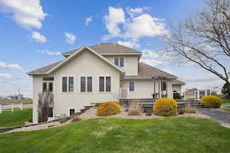 105 Union Ridge Dr, West Union, IA 52175