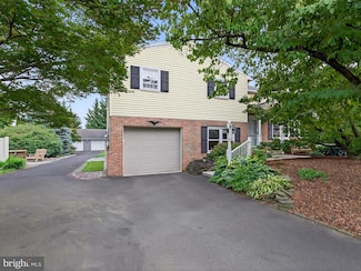 13 Green Lawn Dr, Ephrata, PA 17522