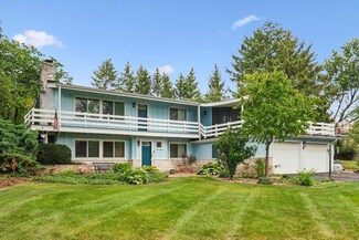 22W746 Hackberry Dr, Glen Ellyn, IL 60137