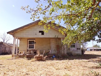 404 S Crosby St, Crosbyton, TX 79322