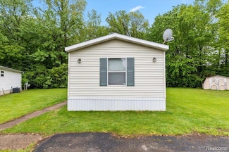351 N Squirrel Rd, Auburn Hills, MI 48326