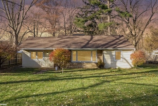 3090 Twinleaf St, Commerce Township, MI 48382