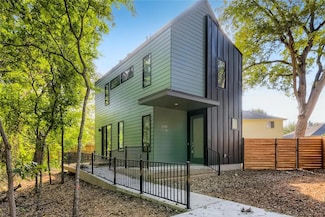 1135 Walton Ln Unit 2, Austin, TX 78721