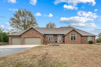 3801 N Bobolink Dr, Ozark, MO 65721