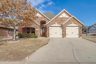 9800 Mullins Crossing Dr, Fort Worth, TX 76126