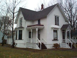 374 Jewett St, Elgin, IL 60123