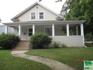 800 W Cedar St, Cherokee, IA 51012