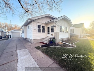 2515 W Division St, Grand Island, NE 68803