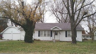 202 E 1st St, Lamar, MO 64759