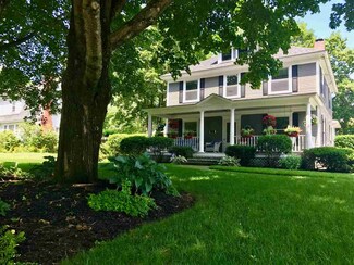 8 Wentworth St, Plymouth, NH 03264