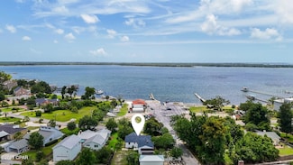 301 Bunkers Cove Rd, Panama City, FL 32401