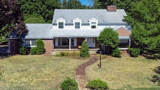 843 Emerson Gardens Rd, Lexington, MA 02420