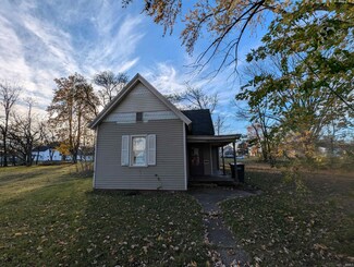 221 Obrien St, South Bend, IN 46628