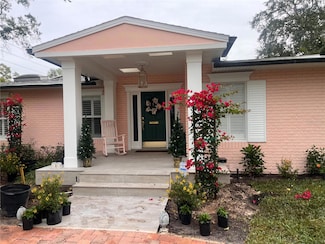 200 Carmona Way NE, Saint Petersburg, FL 33704