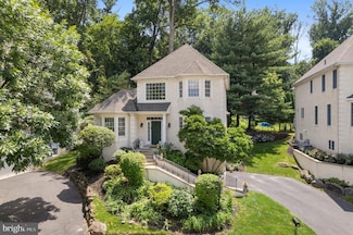 411 Merion Hill Ln, Conshohocken, PA 19428