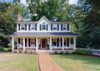 305 Bent Oak Ln, Central, SC 29630