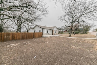 3100 Gardenia St, Fort Worth, TX 76119