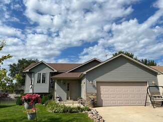 716 Willowbrook St NE, Owatonna, MN 55060
