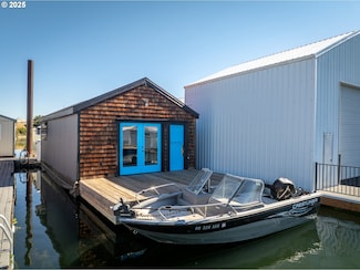 101 N Boat Basin Rd Unit A-09, the Dalles, OR 97058