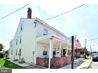 1405 E 12th St, Crum Lynne, PA 19022