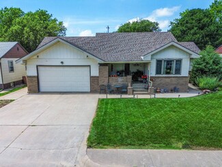 317 Freeman Ave, Oakley, KS 67748