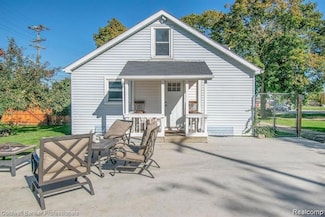 4316 Huron St, North Branch, MI 48461