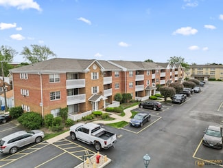 6561 W School St Unit 305C, Chicago, IL 60634