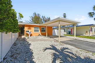 426 62nd St, Holmes Beach, FL 34217