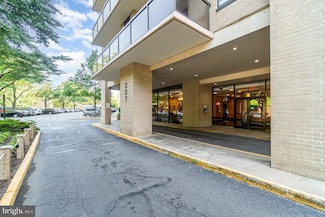 307 Yoakum Pkwy Unit 716, Alexandria, VA 22304