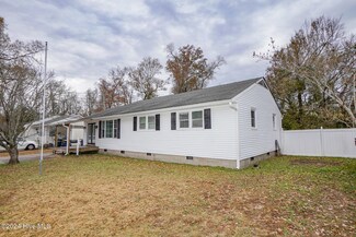 521 Jarman St, Jacksonville, NC 28540