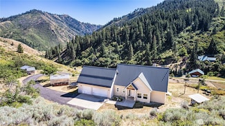 9375 N Fork Rd, Cashmere, WA 98815