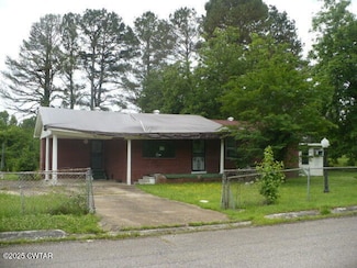 50 Hollywood Acres Ln, Bolivar, TN 38008