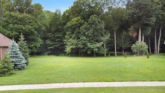 48325 Red Oak Dr, Shelby Township, MI 48315