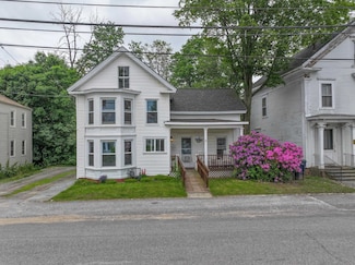 5 School St, Tilton, NH 03276