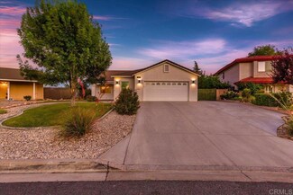 13865 Evergreen Ln, Victorville, CA 92395