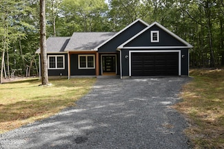 178 Privet Ln, Milford, PA 18337