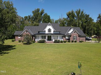 215 Meadowbranch Ln, Bunnlevel, NC 28323