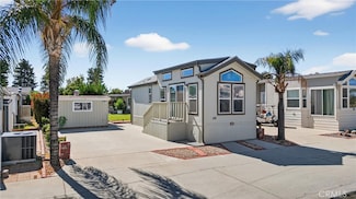 910 Deerwood Dr, San Jacinto, CA 92583