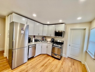 29-31 Fayette St Unit 1, Newton, MA 02458