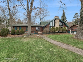 24275 N Woodland Ave, Cary, IL 60013
