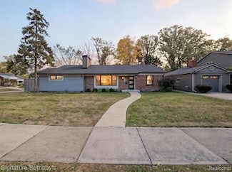 2456 Maplewood Ave, Royal Oak, MI 48073
