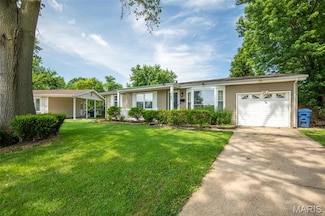 540 Lula Dr, Florissant, MO 63031