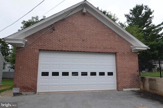 1709 Lampeter Rd, Lancaster, PA 17602