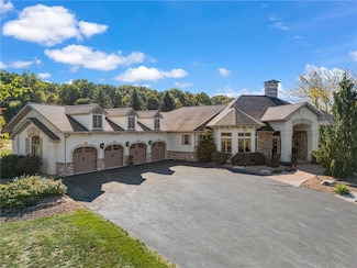 8642 Mohr Ln, Fogelsville, PA 18051