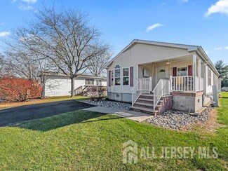 13 Sheryl Ct, Spotswood, NJ 08884