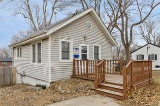 1130 67th St, Windsor Heights, IA 50324