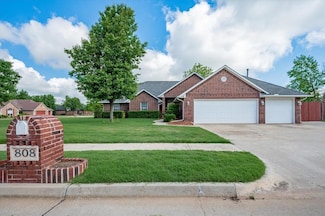 808 Ashland Dr, El Reno, OK 73036